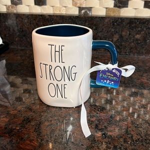 Rae Dunn Disney Encanto Luisa coffe mug, NWT